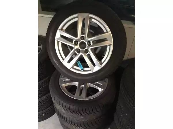 Jantes alu + Pneus hiver 17 225/50 R17 98H - Photo 2
