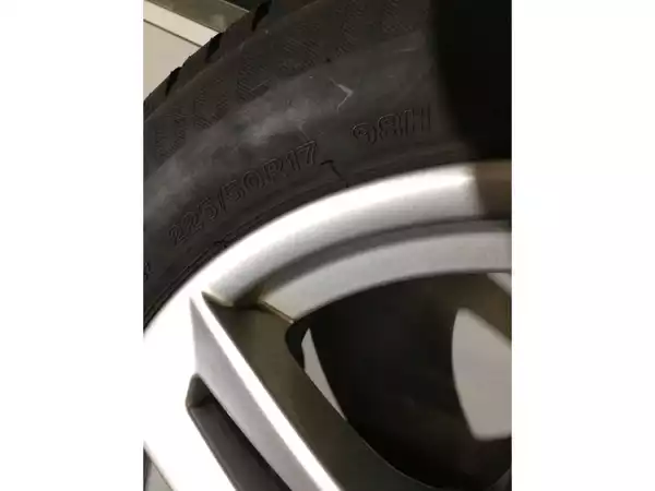Jantes alu + Pneus hiver 17 225/50 R17 98H - Photo 2