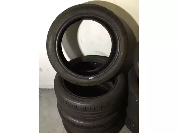 Pneus été 17 205/45 R17 88V - Photo 1