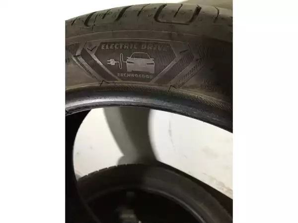 Pneus été 17 205/45 R17 88V - Photo 3