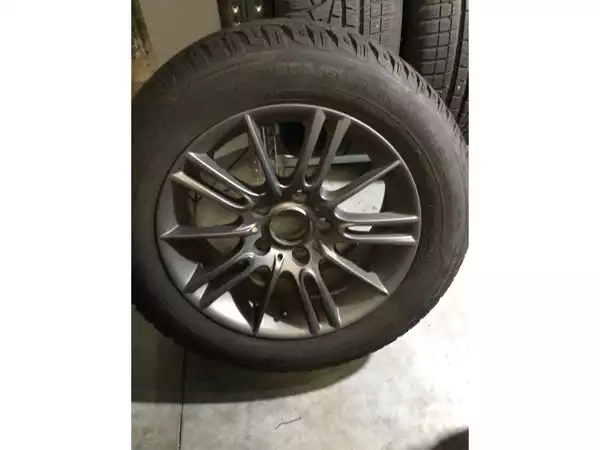 Jantes alu + Pneus hiver 16 205/60 R16 92H - Photo 1