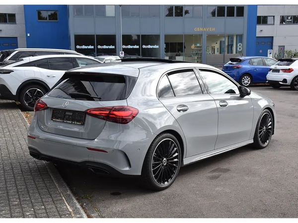 Mercedes-Benz A 200 AMG Line 7G-Tronic PANO ACC NIGHT SIDE CAM KEYLESS 1° MAIN - Photo 3