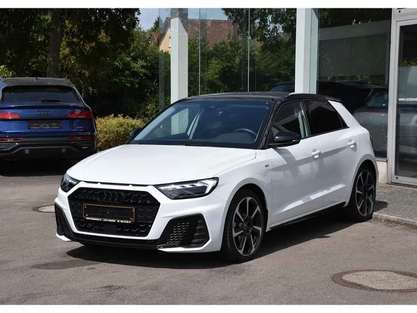 Audi A1 Sportback 30 TFSI S-Line S-Tronic Adrenalin Black Edition - Photo 2