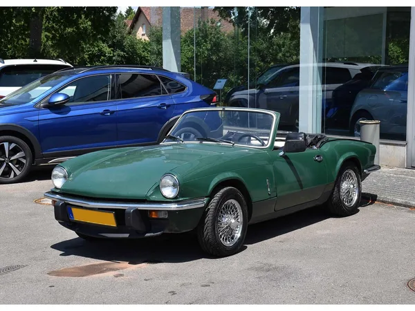 Triumph Spitfire 1500 - Photo 2