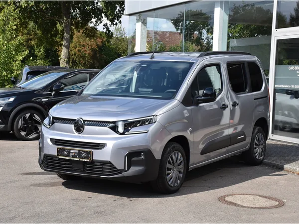 Citroën Berlingo 1.5 BlueHDI 130 EAT8 5 Pl. REGUL SMARTPHONE LED NEUF - Photo 2
