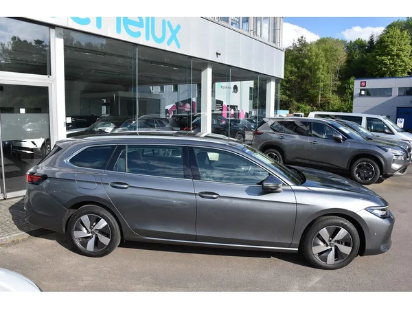 Volkswagen Passat Variant 2.0 TDI Business DSG PANO TRAVEL CAM360 1° MAIN - Photo 2