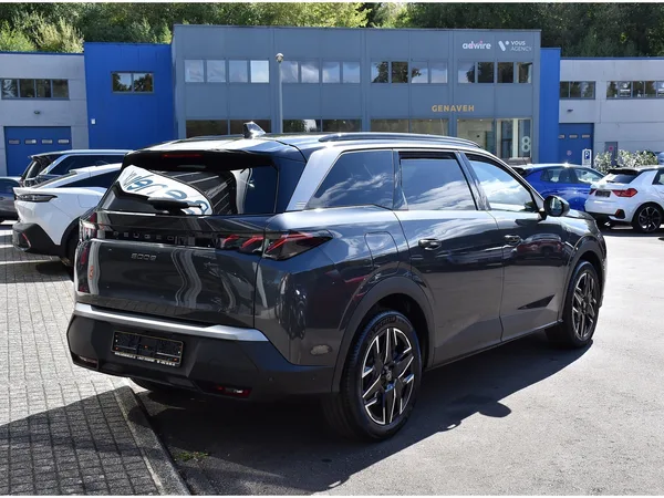 Peugeot 5008 Hybrid 145 GT Exclusive e-DCS6 PANO ACC CAM360 NEUF - Photo 3
