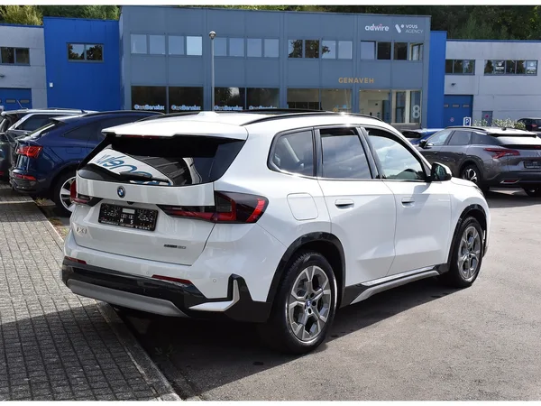 BMW iX1 eDrive20 xLine 66,5 kWh PANO CUIR MEMO ACC CAM360 HUD 1° MAIN - Photo 3