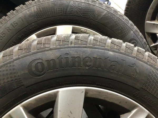 Jantes alu + Pneus hiver 15 195/65 R15 91T - Photo 3