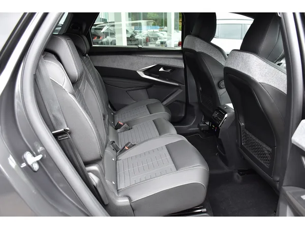 Peugeot 5008 GT Hybrid 145 e-DCS6 7 Pl. ACC CAM NEUF - Photo 3