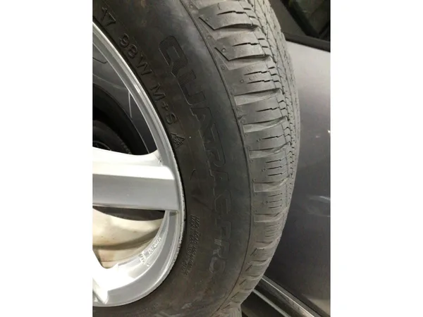 Jantes alu + Pneus hiver 17 215/55 R17 98W - Photo 2