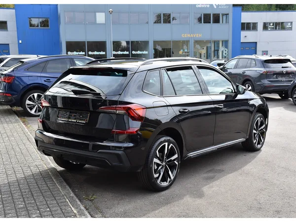 Skoda Kamiq 1.5 TSI Monte Carlo DSG PANO KESSY ATT REMORQUE NEUF - Photo 3
