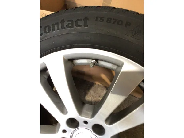 Jantes alu + Pneus hiver 17 225/55 R17 101V - Photo 3