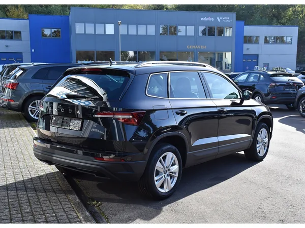 Skoda Karoq 1.5 TSI DSG Selection ACC LANE CAM ATT REMORQUE NEUF - Photo 3