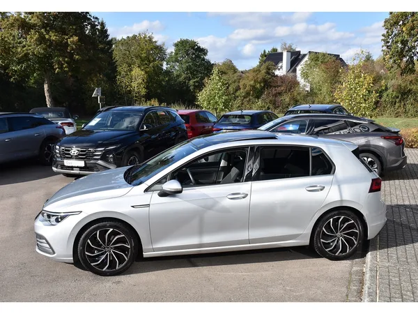Volkswagen Golf 1.5 eTSI Style DSG PANO TRAVEL SIDE MEMO CAM 1° MAIN - Photo 2