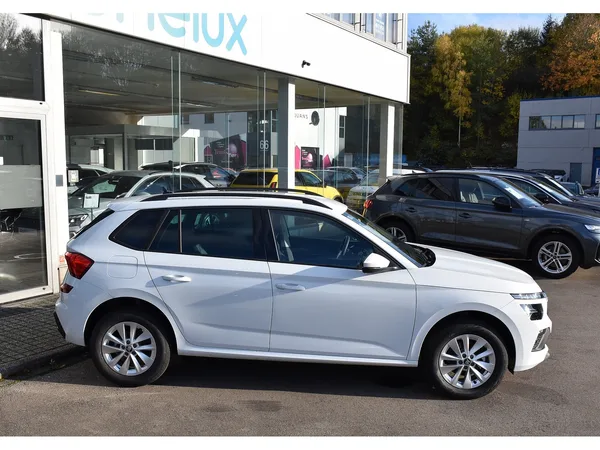 Skoda Kamiq 1.0 TSI 115 Selection DSG CAM REGUL SMARTLINK NEUF - Photo 2