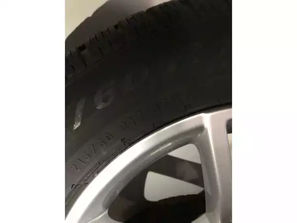 Jantes alu + Pneus hiver 17 215/60 R17 96H - Photo 2