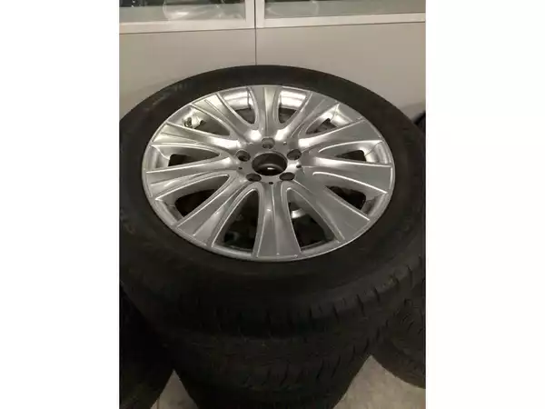 Jantes alu + Pneus hiver 18 245/50 R18 104V - Photo 2