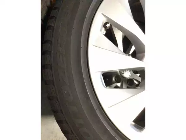 Jantes alu + Pneus hiver 18 225/55 R18 102V - Photo 3