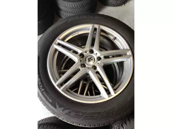 Jantes alu + Pneus hiver 18 235/60 R18 107H - Photo 1