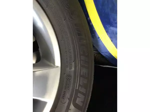 Jantes alu + Pneus hiver 17 235/55 R17 103V - Photo 3