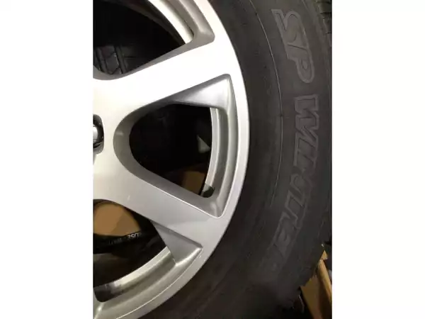 Jantes alu + Pneus hiver 17 235/65 R17 104H - Photo 2