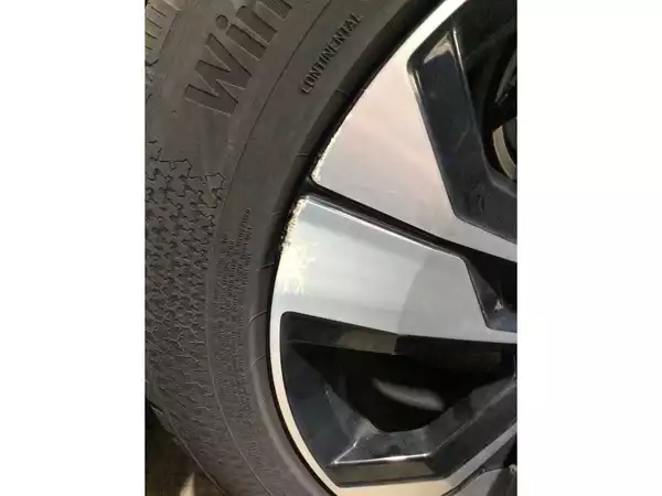 Jantes alu + Pneus hiver 18 215/55 R18 99V - Photo 3