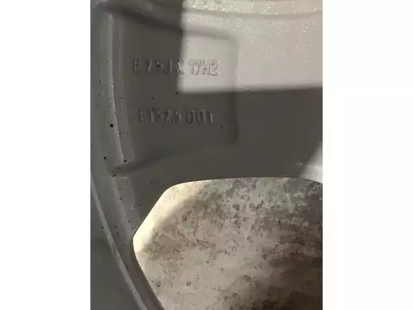 Jantes alu + Pneus hiver 17 235/55 R17 103V - Photo 3