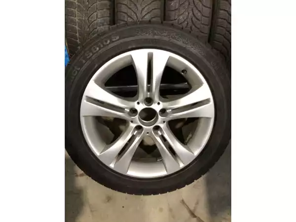Jantes alu + Pneus hiver 17 255/45 R17 102V - Photo 1
