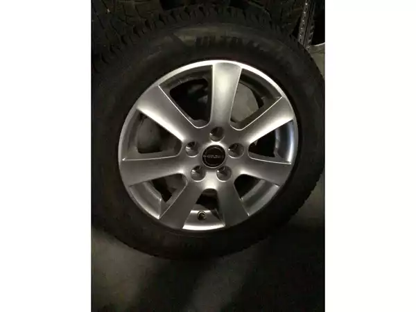 Jantes alu + Pneus hiver 16 225/55 R16 95H - Photo 1