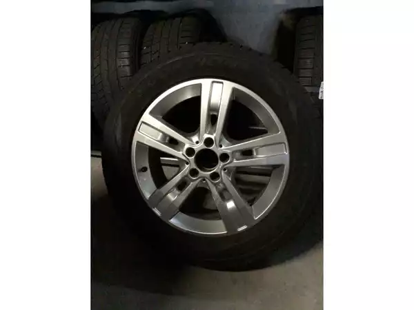 Jantes alu + Pneus hiver 18 255/55 R18 109H - Photo 1