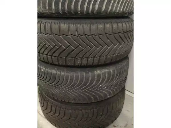 Jantes acier + Pneus hiver 16 215/60 R16 99T - Photo 2