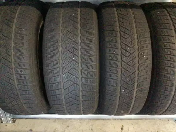 Jantes alu + Pneus hiver 18 255/55 R18 105V - Photo 2