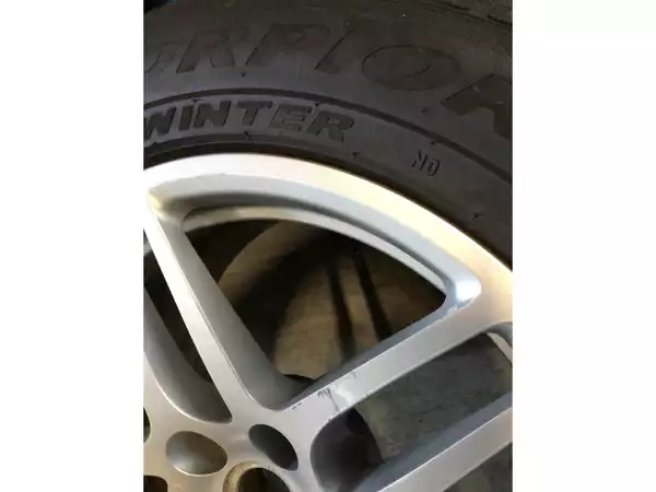 Jantes alu + Pneus hiver 18 255/55 R18 105V - Photo 3
