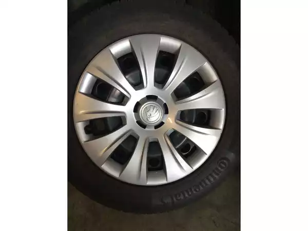 Jantes acier + Pneus hiver 17 215/65 R17 99H - Photo 1