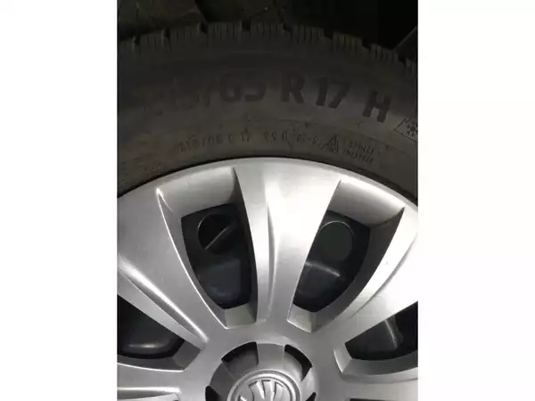 Jantes acier + Pneus hiver 17 215/65 R17 99H - Photo 2