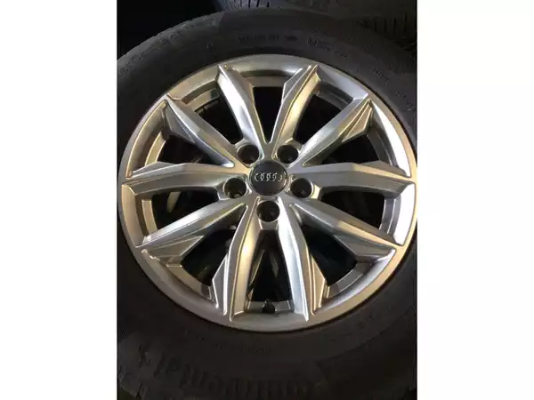 Jantes alu + Pneus hiver 17 235/65 R17 104H - Photo 1