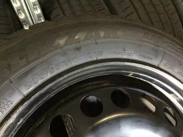 Jantes acier + Pneus hiver 16 205/55 R16 91H - Photo 2