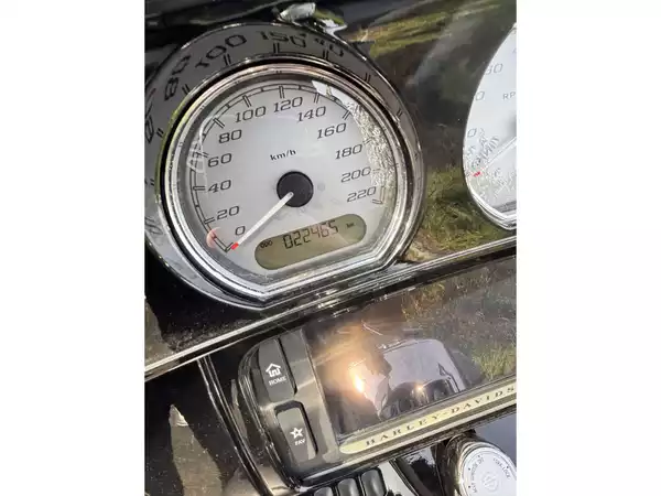 Harley-Davidson Street Glide Special - Photo 3