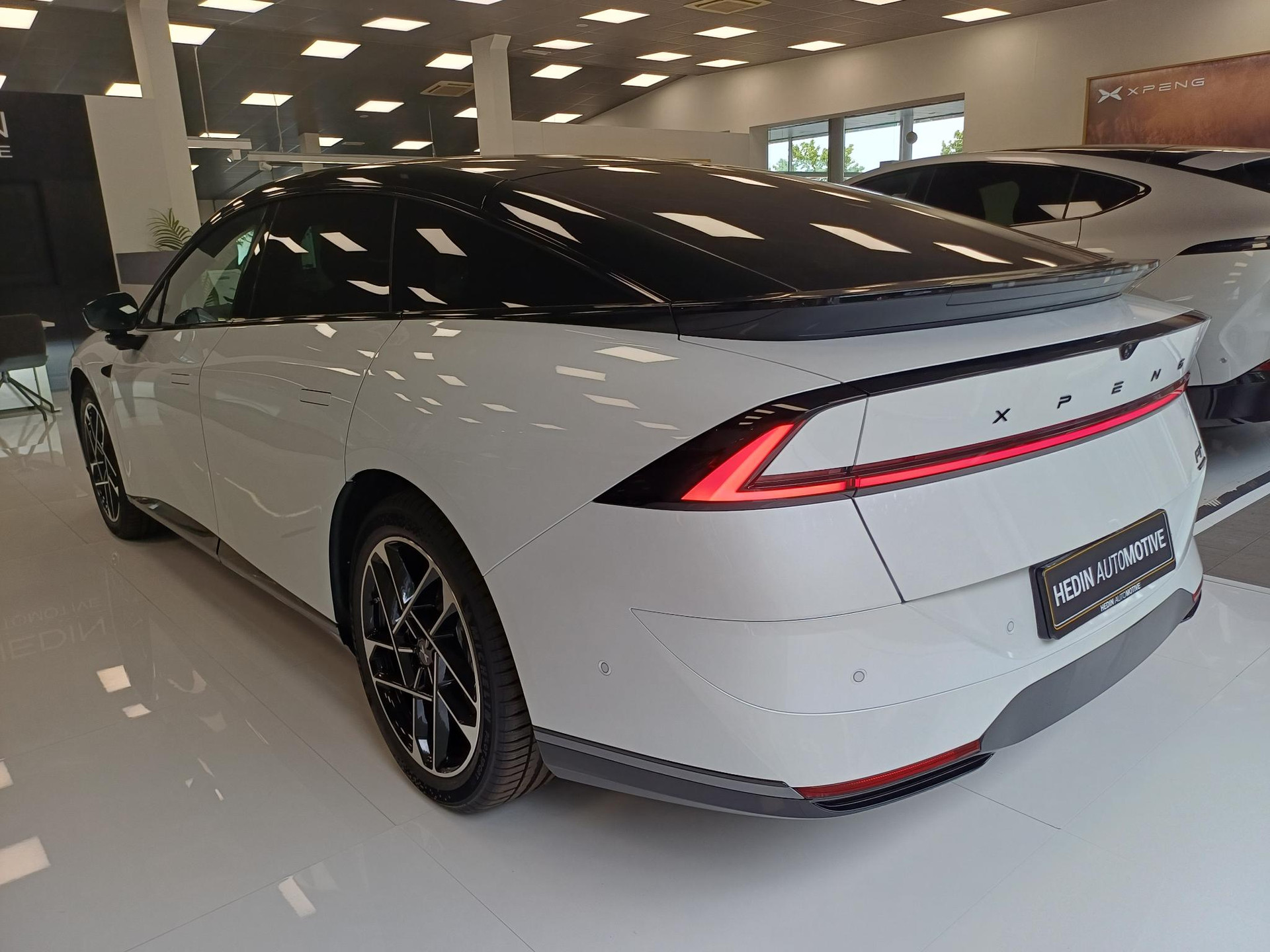 Xpeng P7 AWD Performance BEV 75KWH Performance AWD - Photo 3
