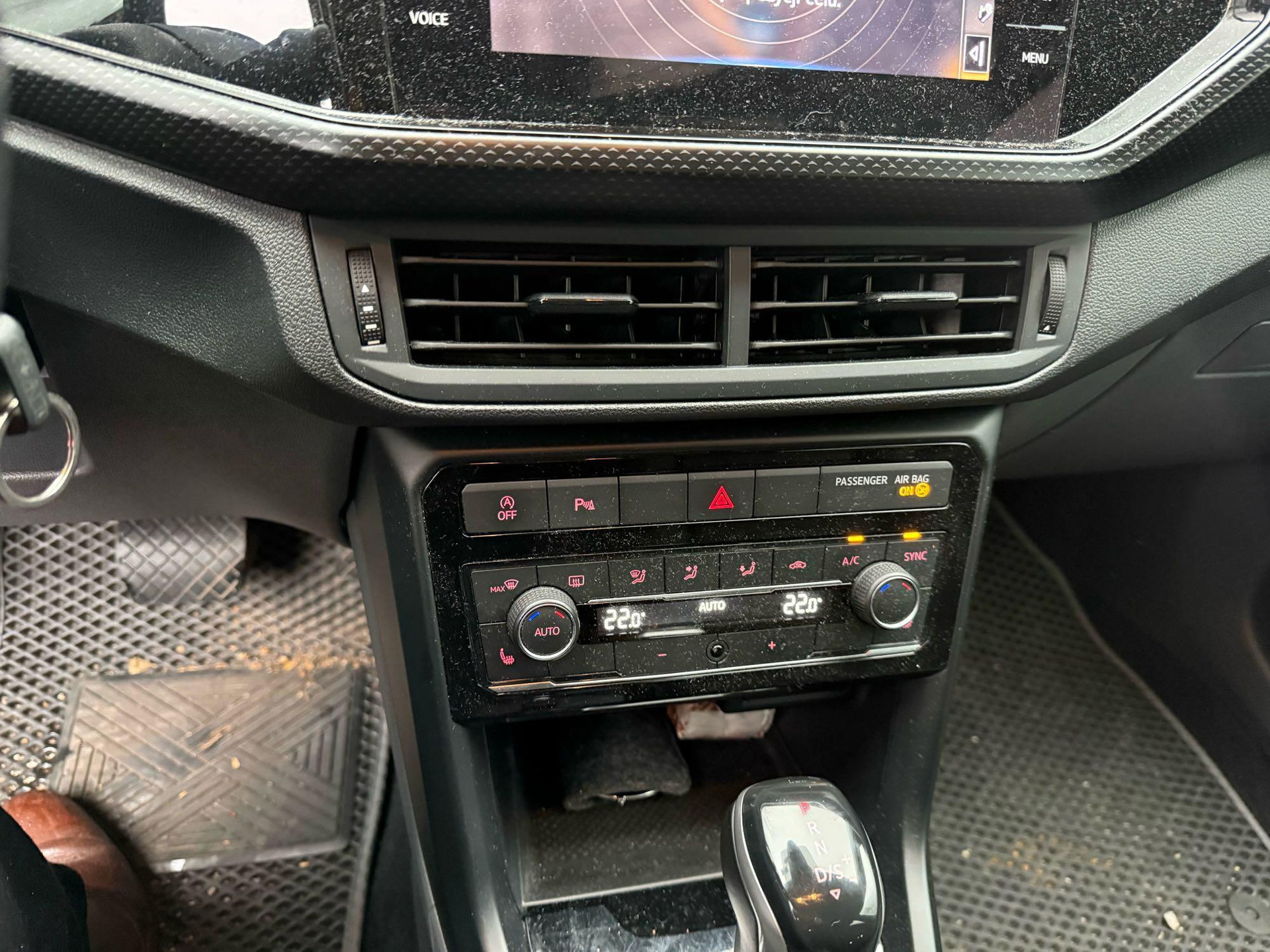 Volkswagen T-Cross - Photo 3