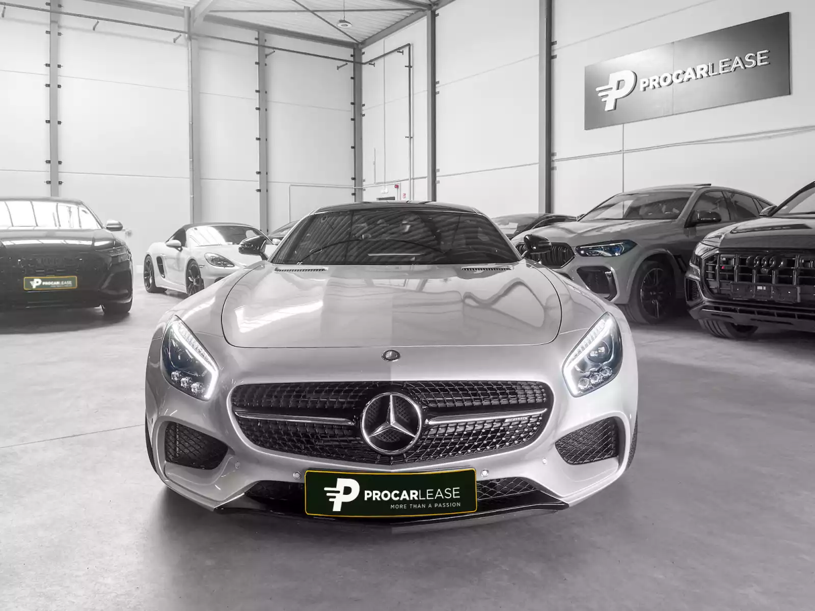Mercedes-Benz AMG GT S AMG RIDE CONTROL° AMG 19° BURMESTER° - Photo 1