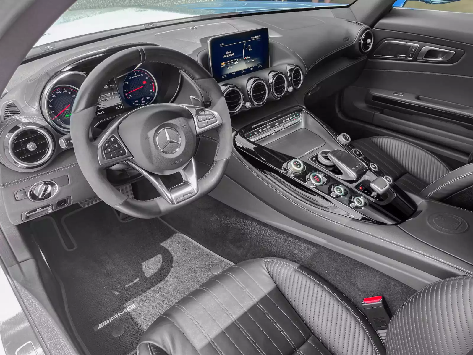 Mercedes-Benz AMG GT S AMG RIDE CONTROL° AMG 19° BURMESTER° - Photo 1