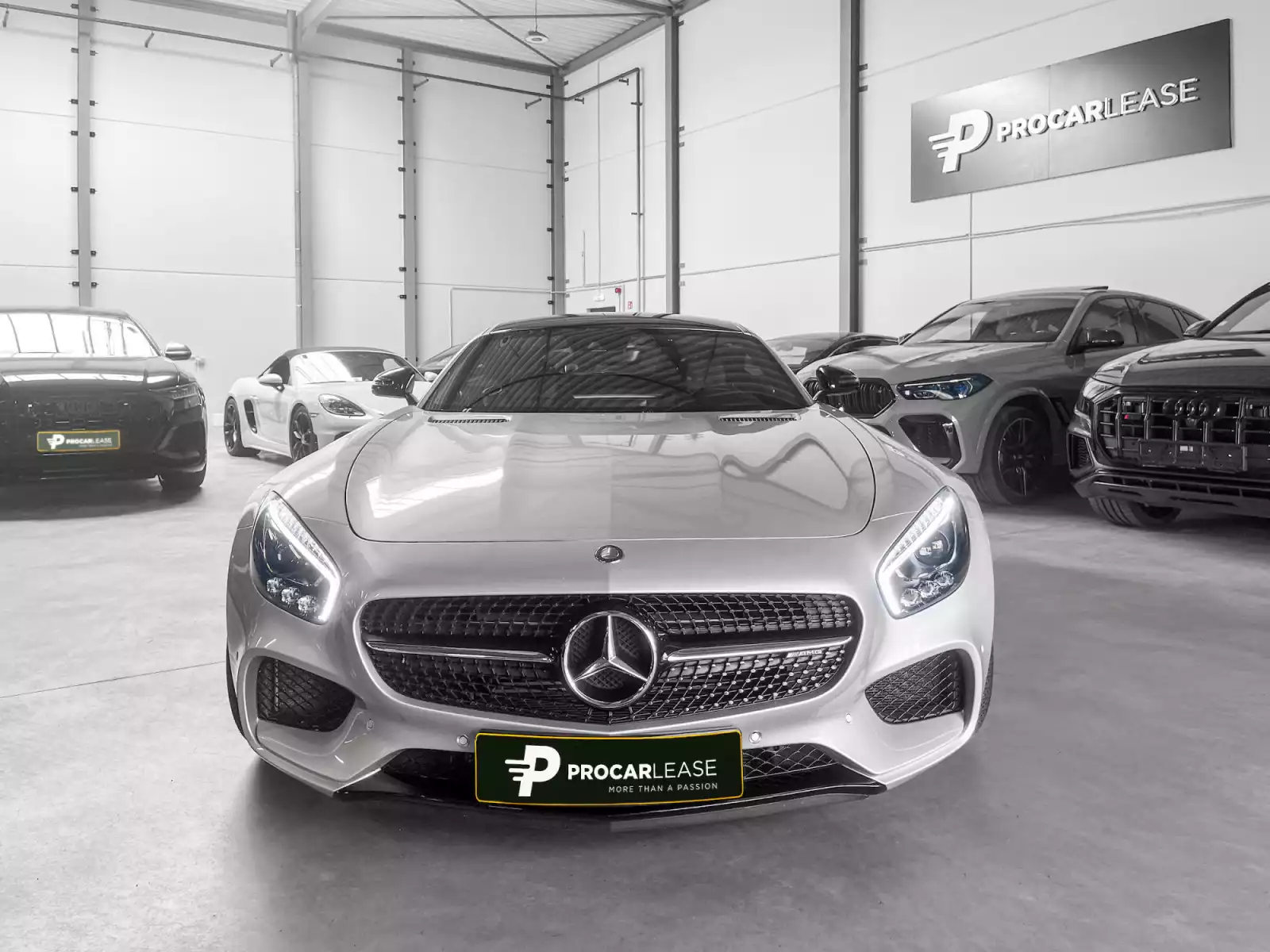 Mercedes-Benz AMG GT S AMG RIDE CONTROL° AMG 19° BURMESTER° - Photo 1