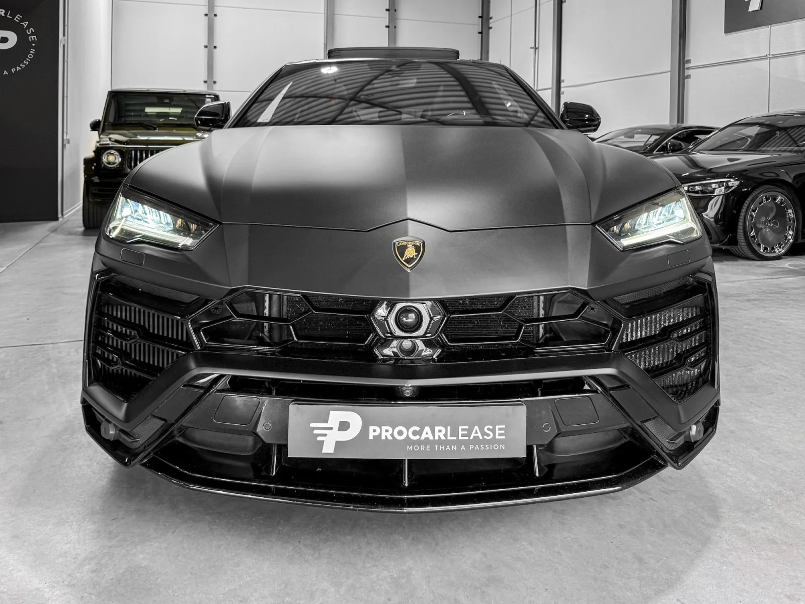 Lamborghini Urus 4.0 V8 Auto./PANO/22/360°/HUD/CARBON/VOLL - Photo 1