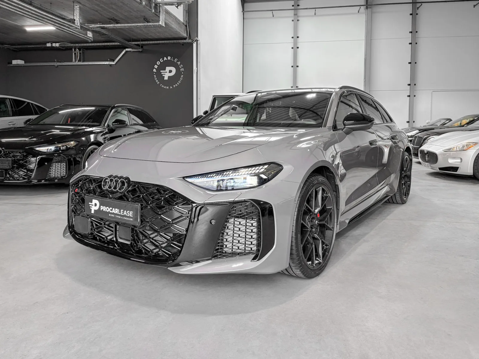 Audi RS5 Audi RS5 Avant Performance/PLATEAU/SOFORT/KERAMIK/CARBONE/ RS Sport Plus/MASSAGE/B&O 3D/21" - Photo 1