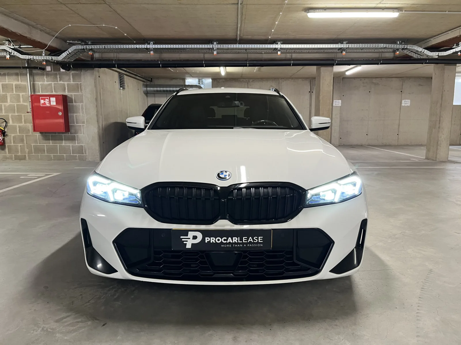 BMW 330 330e TOURING/ PACK M/ CARBON - Photo 1