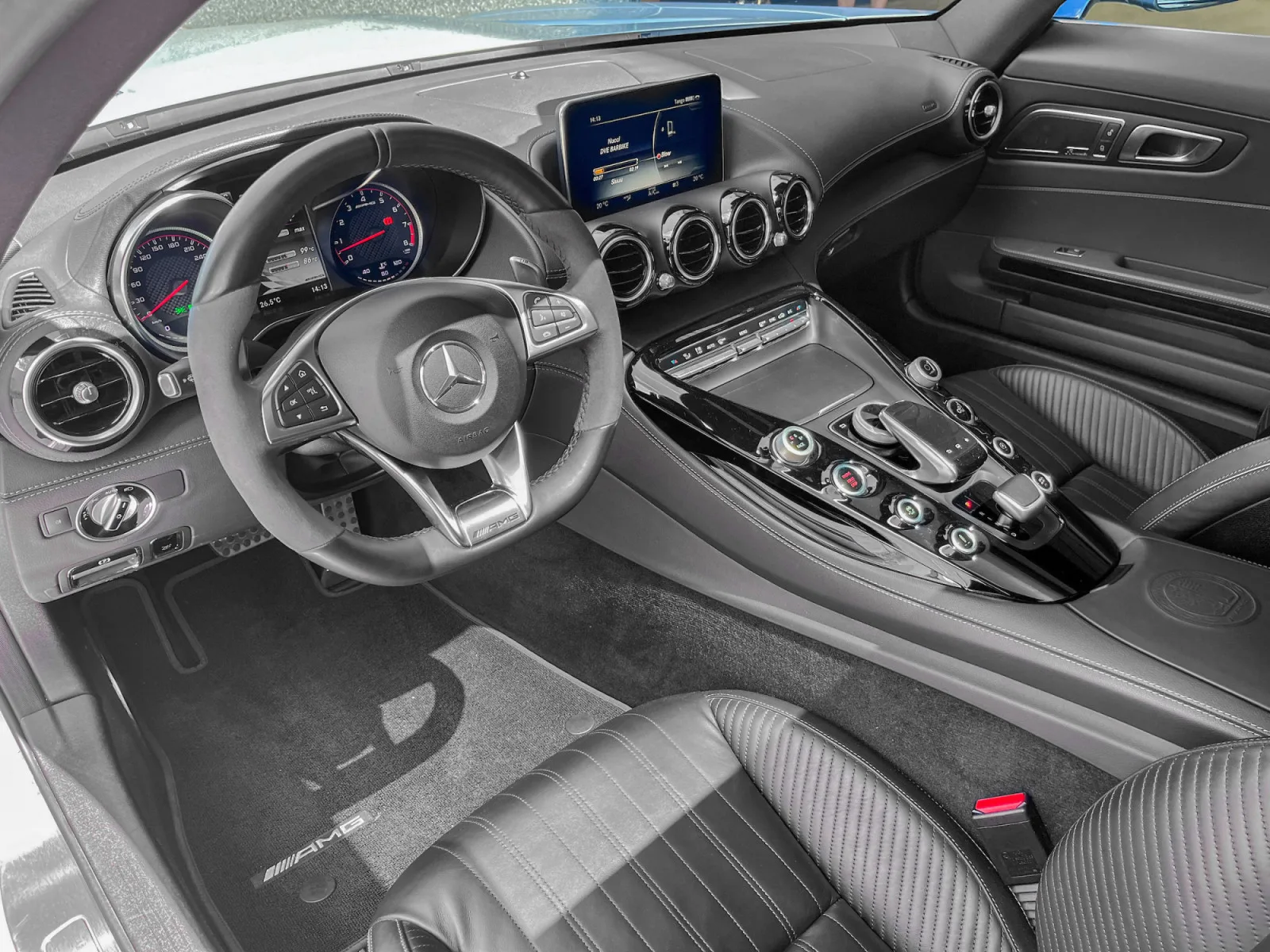 Mercedes-Benz AMG GT S AMG RIDE CONTROL° AMG 19° BURMESTER° - Photo 1