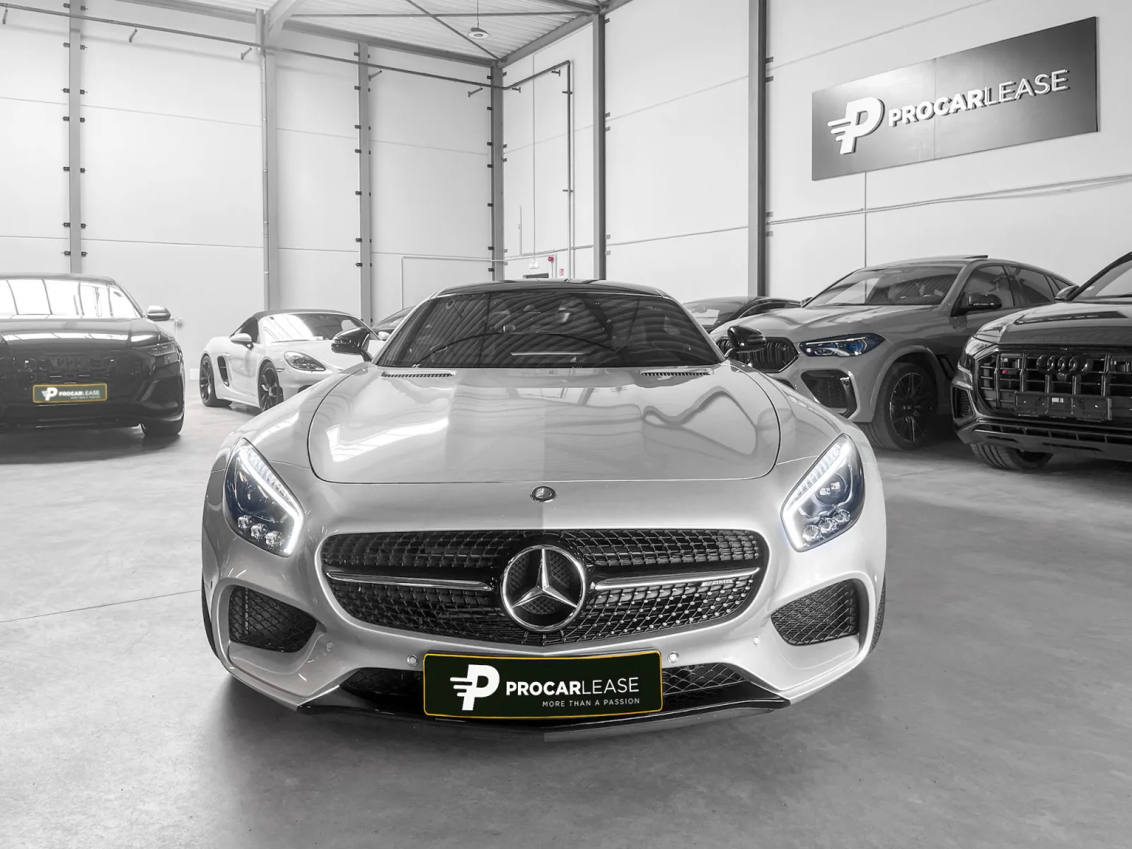Mercedes-Benz AMG GT S AMG RIDE CONTROL° AMG 19° BURMESTER° - Photo 1