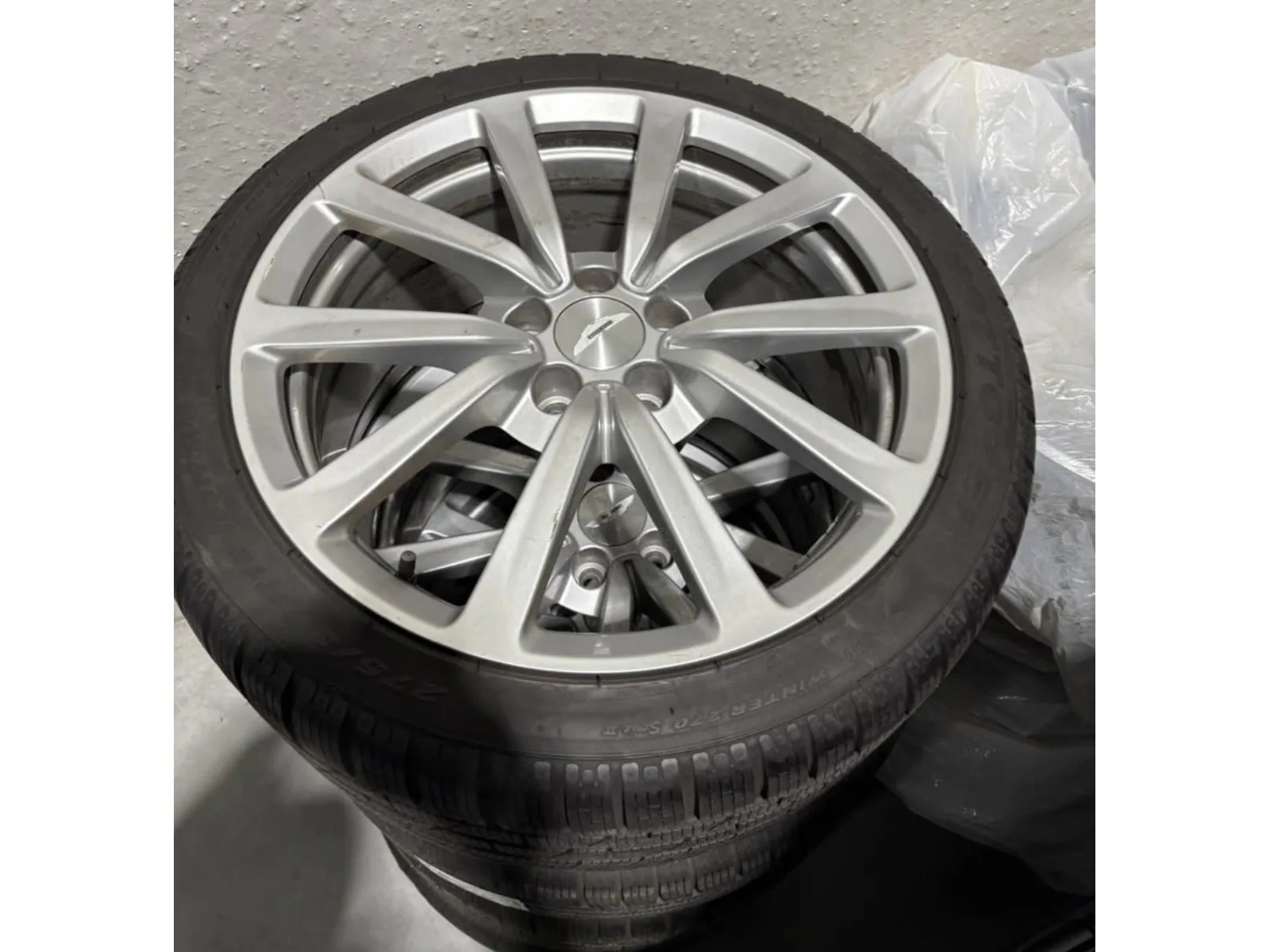 Jantes alu + Pneus hiver 19 275/35 R19 100W - Photo 1